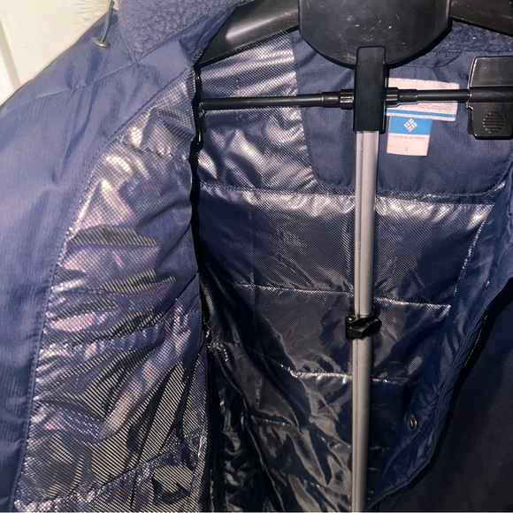 Columbia Navy Parka with Faux Fur Hood - Picture 2 of 5